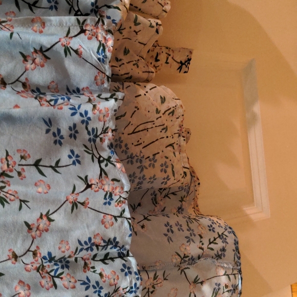 Woman's wrap dress - Picture 3 of 6